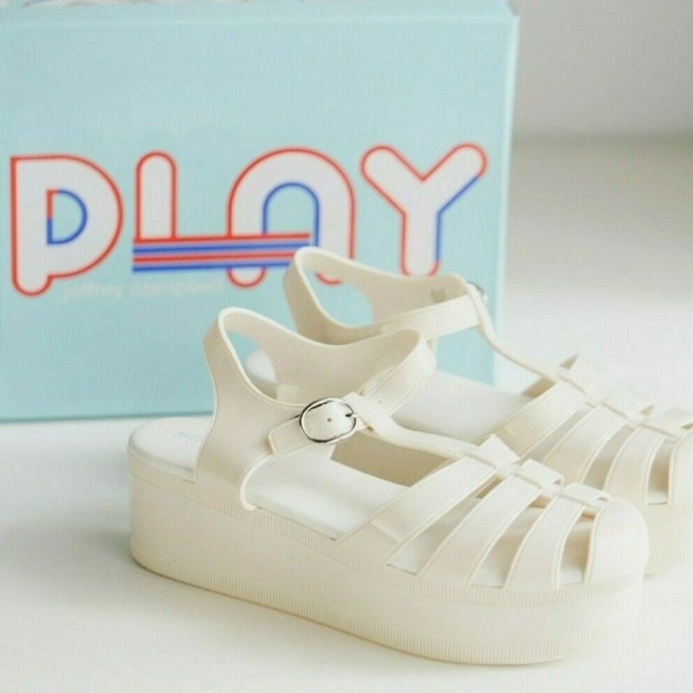 NWT Jeffrey Campbell Candied Cream Shiny Platform Fisherman Jelly Sandals - Picture 6 of 12